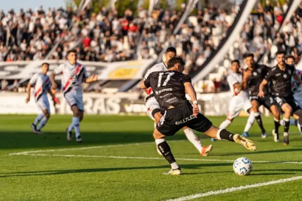 GKS Bledzew uległ Muszelce Ogardy 0:1 w emocjonującym meczu