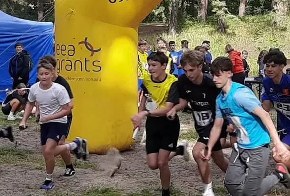 Sukces uczniów ze Skwierzyny: cztery sztafety na podium mistrzostw powiatu