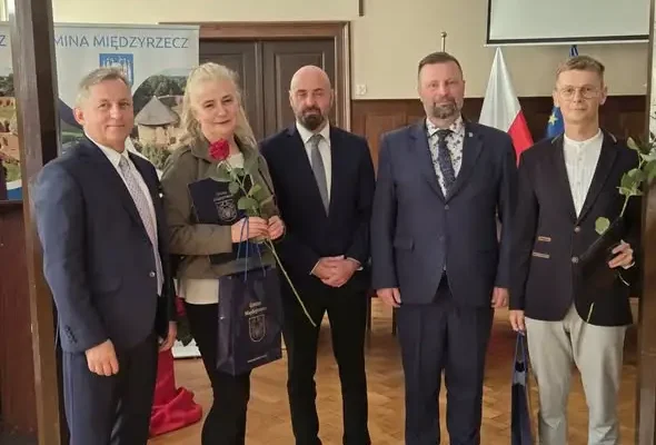 Dzień Edukacji Narodowej w Międzyrzeczu. Burmistrz podziękował nauczycielom