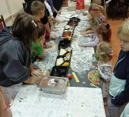 Noc Bibliotek w Bledzewie: film, pizza i wspólna zabawa