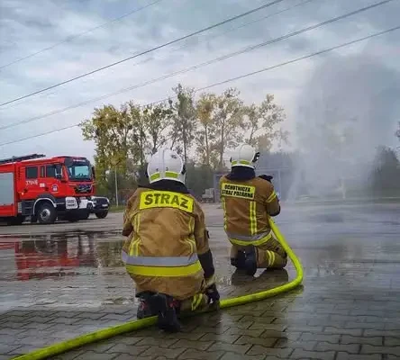 Strażacy z OSP Przytoczna szkolili się w komorze rozgorzeniowej w Gorzowie Wielkopolskim